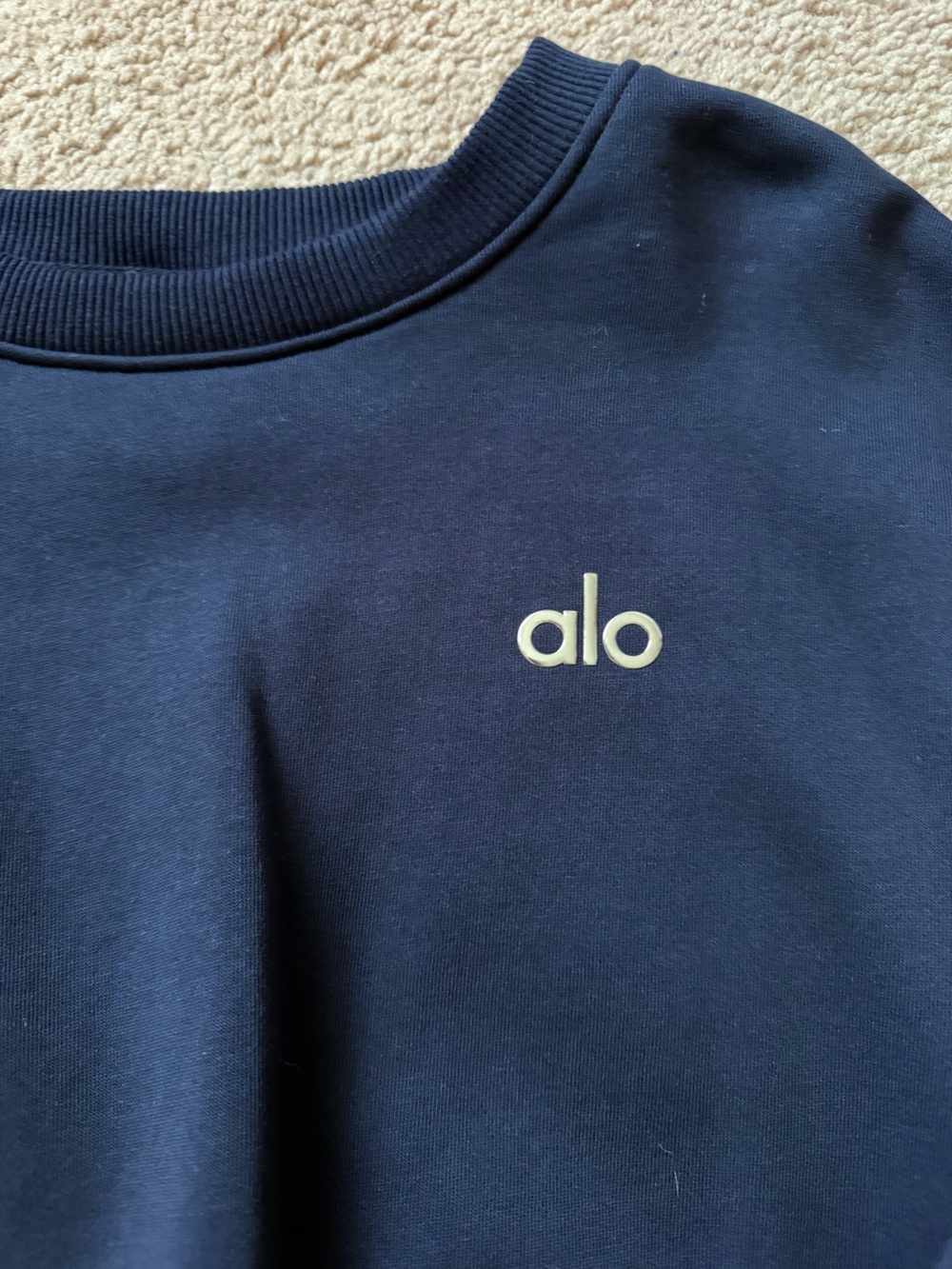 ALO Yoga woman’s Navy Crewneck Sweatshirt with Chrome Embroidery - Picture 4 of 8